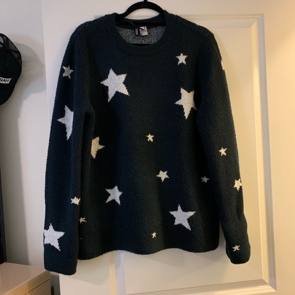 h&m size m sweater. Oversized